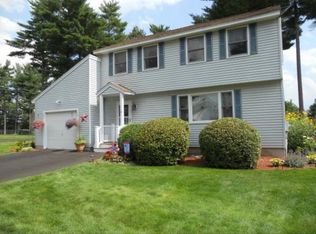 4 Scarborough Dr, Nashua, NH 03063