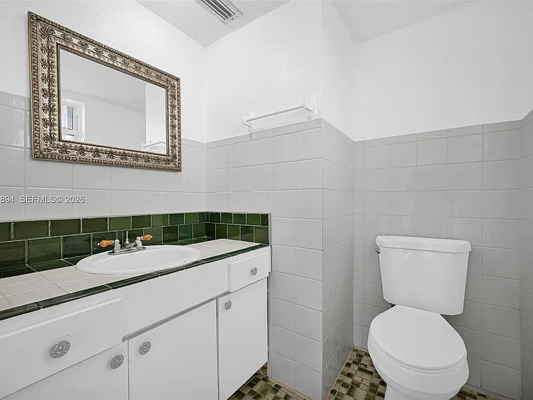 1075 NE Miami Gardens Dr #408 — Photo 17