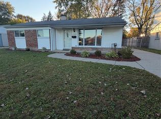 32339 Chalfonte Dr, Warren, MI 48092