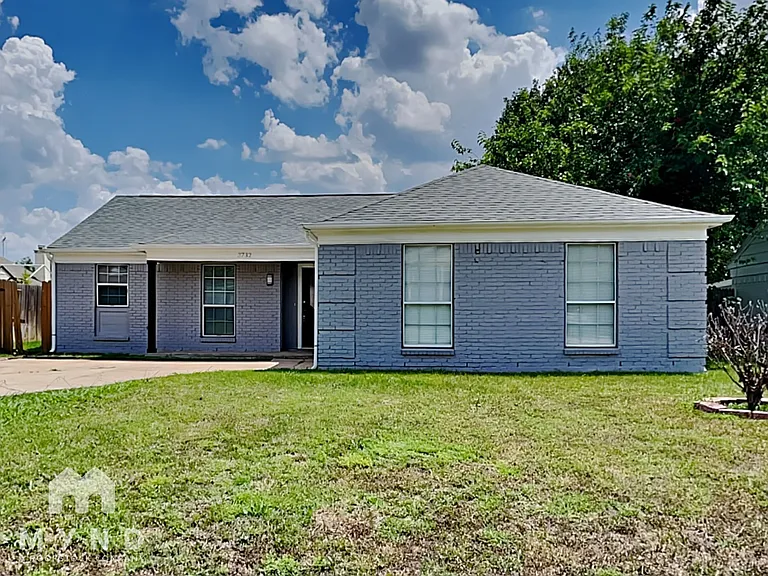 3732 Farm Field Ln — Photo 2