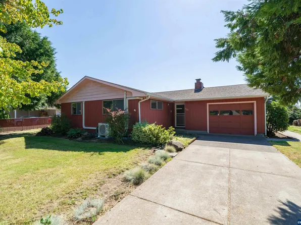 170 E Hollister St, Stayton, OR 97383
