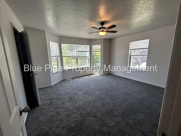 648 E Poplar St — Photo 11