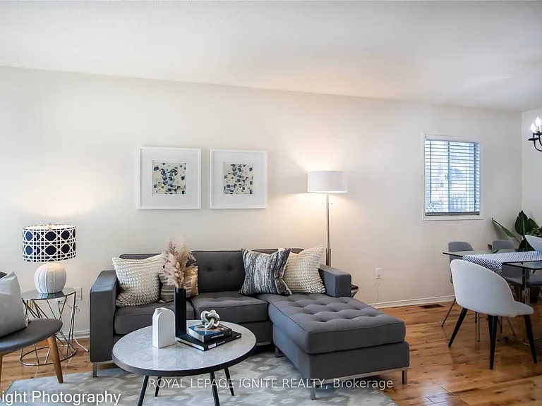 10 Bonnycastle Dr — Photo 4