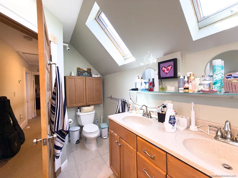 318 N Harvard St #1 — Photo 25