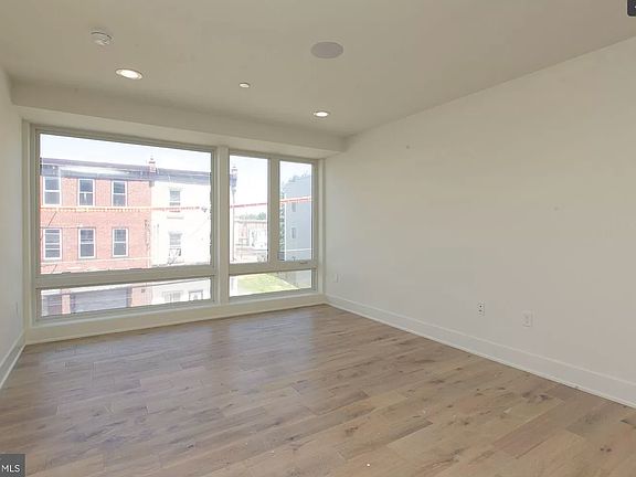 2nd image of 2433 Frankford Ave #4