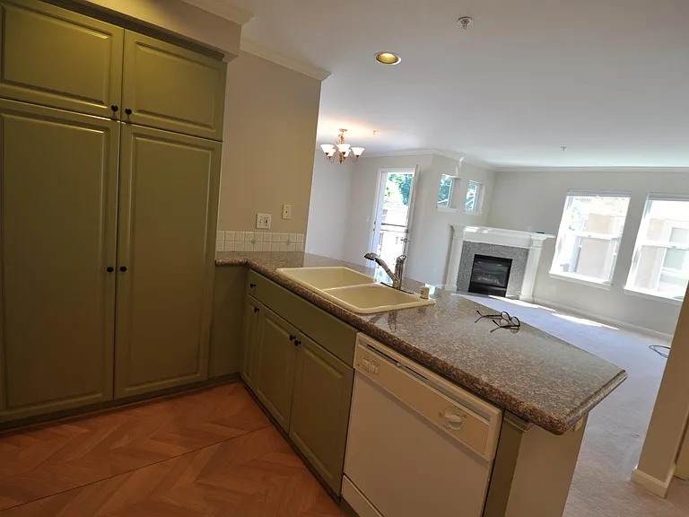 1417 Queen Anne Ave N #305 — Photo 7