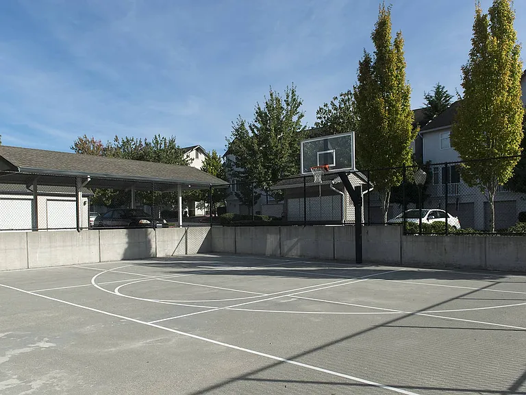 The Hawthorne Apartments — Photo 27