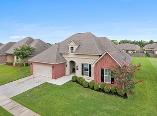 5341 Fox Hunt Dr, Zachary, LA 70791