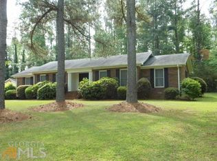 295 Gilmer St, Lavonia, GA 30553