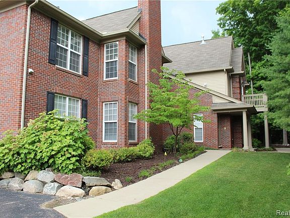 2nd image of 28456 Carlton Way Dr #1
