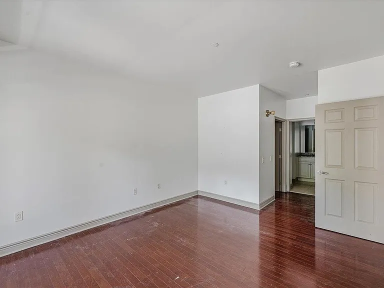 7400 River Rd #217 — Photo 6