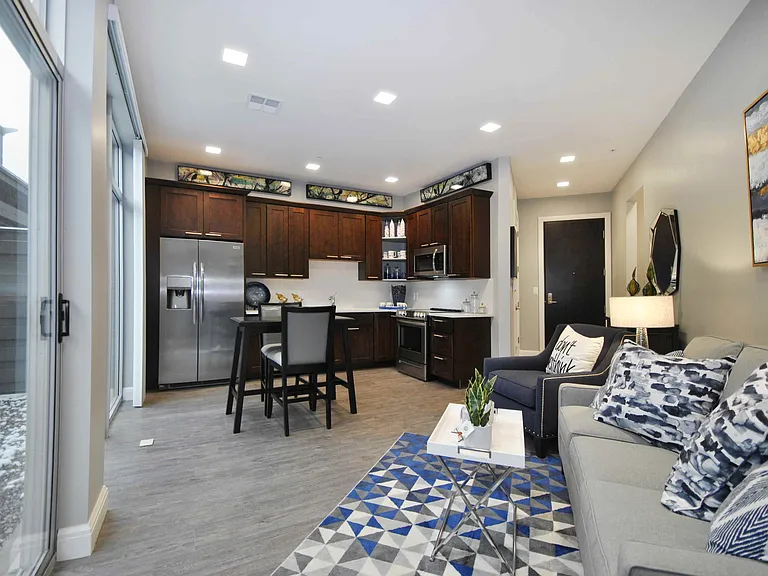 City Flats Apartments — Photo 11