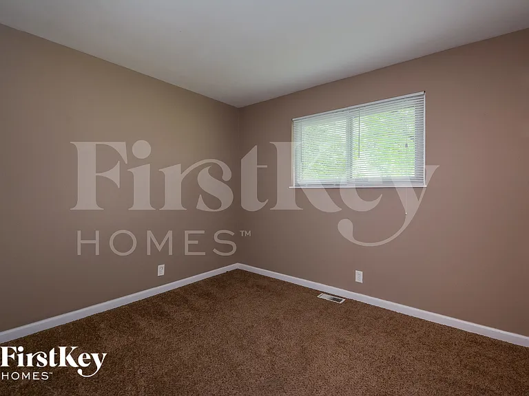 400 Humes Ln — Photo 13