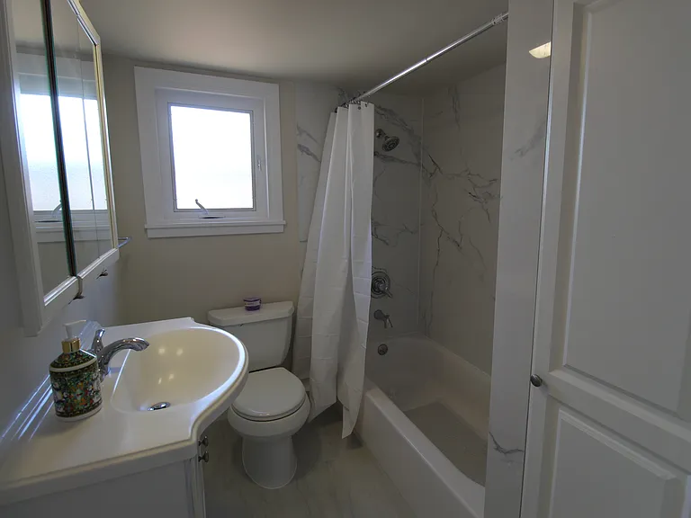 1517 Linden St — Photo 8
