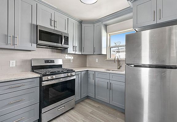 4th image of 443 Forbell St Floor 2