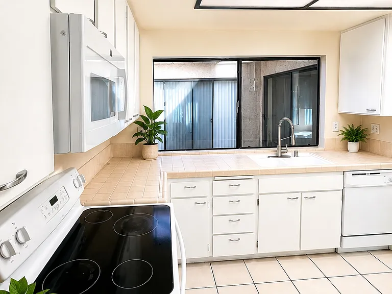 48973 Canyon Crest Ln — Photo 2
