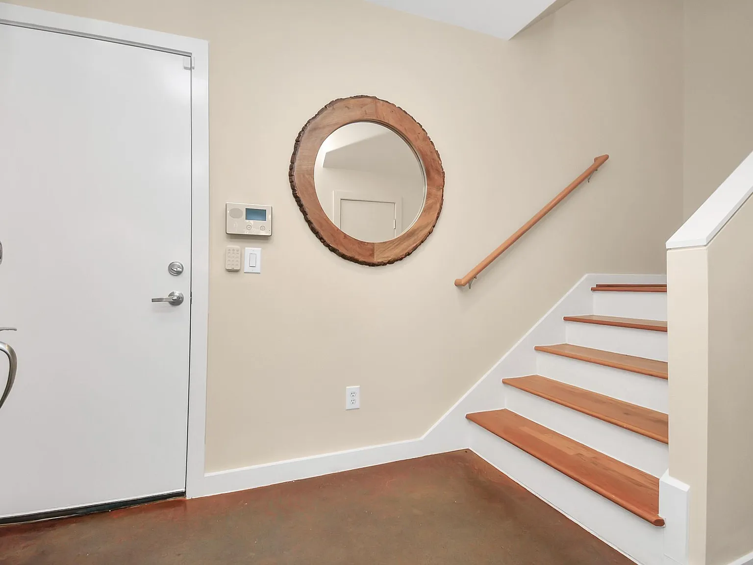 3 bed, 3.5 bath, 2328 sqft, $3,250 — Photo 4