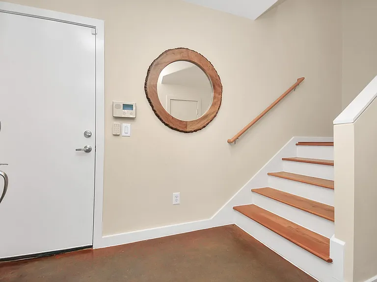 1118 Columbus St #B — Photo 4