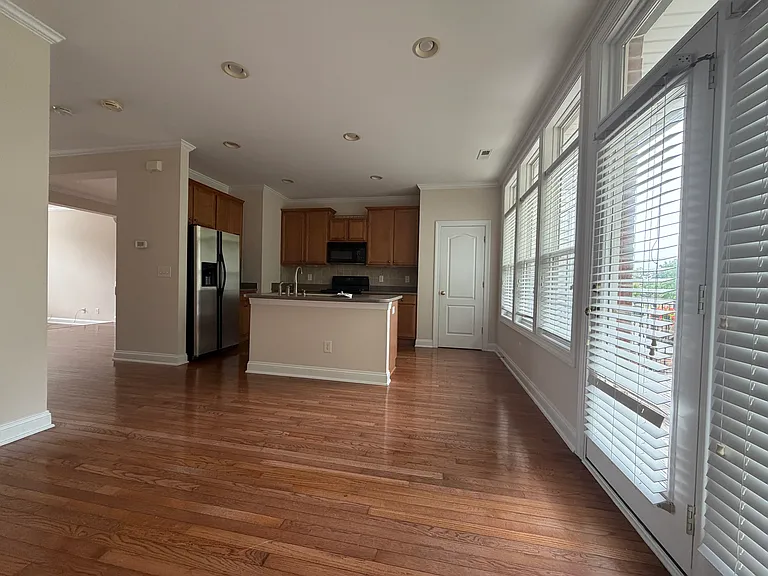 3049 Imperial Oaks Dr — Photo 9