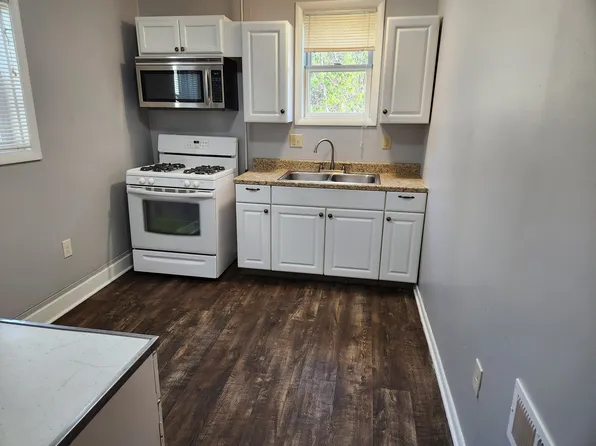 925 13th St #B, New Brighton, PA 15066