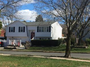 12 Meetinghouse Rdg, Meriden, CT 06450