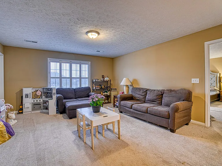 4880 Imperial Dr — Photo 39