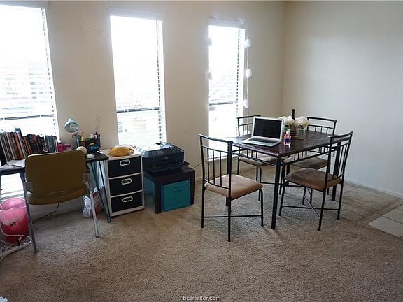 5th image of 404 Manuel Dr APT C