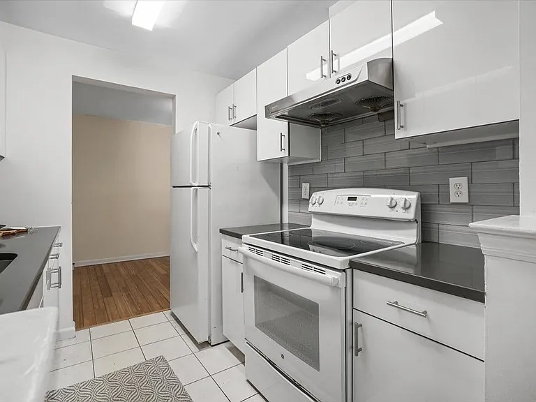 555 Central Park Ave #348 — Photo 7