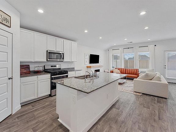3rd image of 3831 Beltingham Bend Way