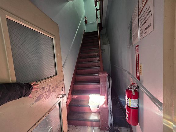 3rd image of 8711 Jamaica Ave