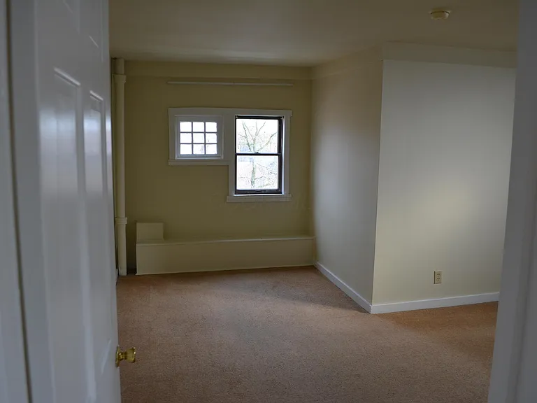 1353 Highland St #D — Photo 14
