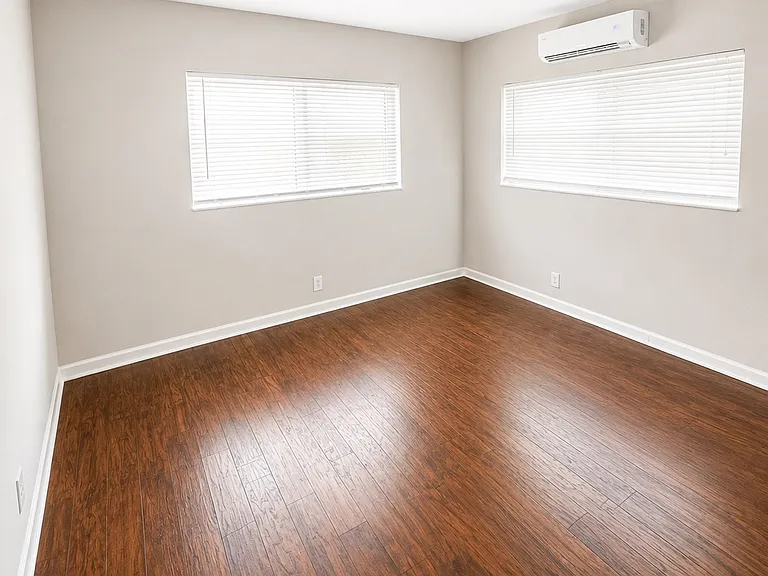 5410 NE 22nd Ter #12 — Photo 5