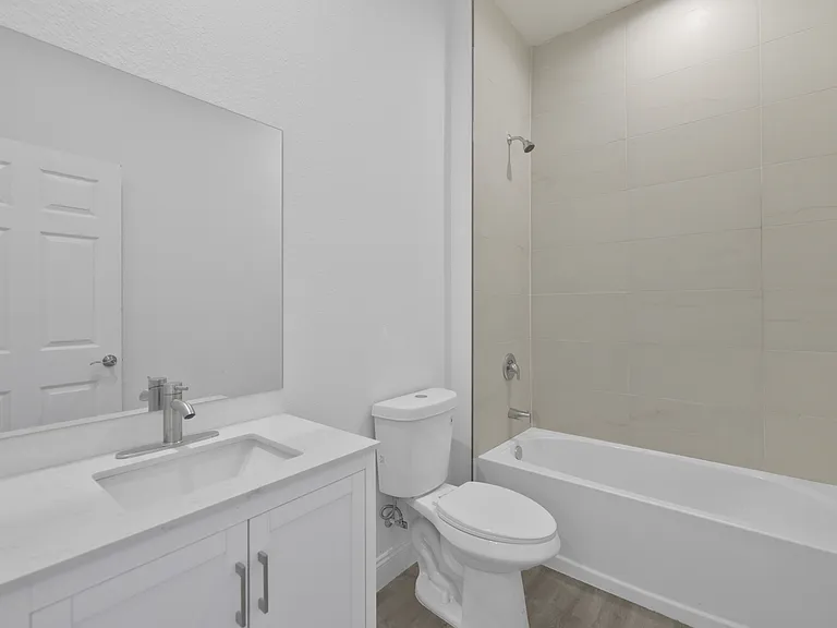 862 Charles Sise St E — Photo 29