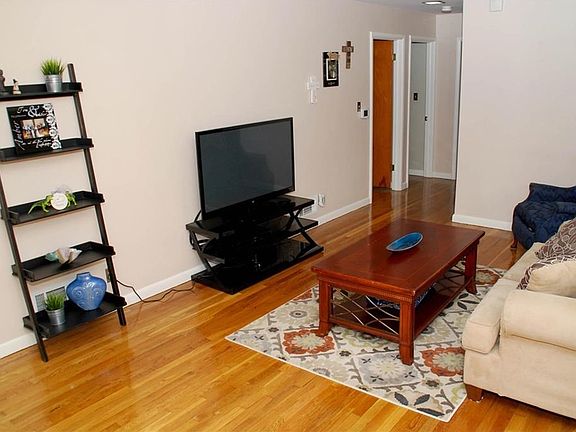 5th image of 7014 N Temple Ave