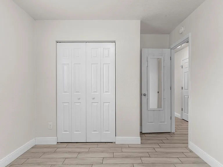 3605 W Iowa Ave — Photo 10