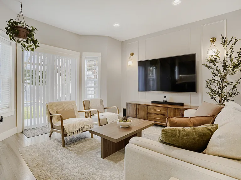 8573 SE Gray St — Photo 10