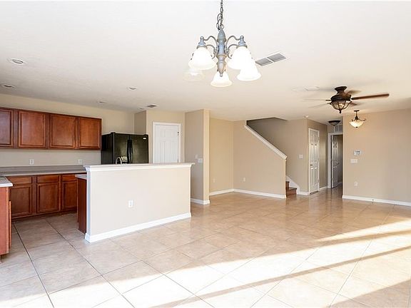 4th image of 2412 Hassonite St