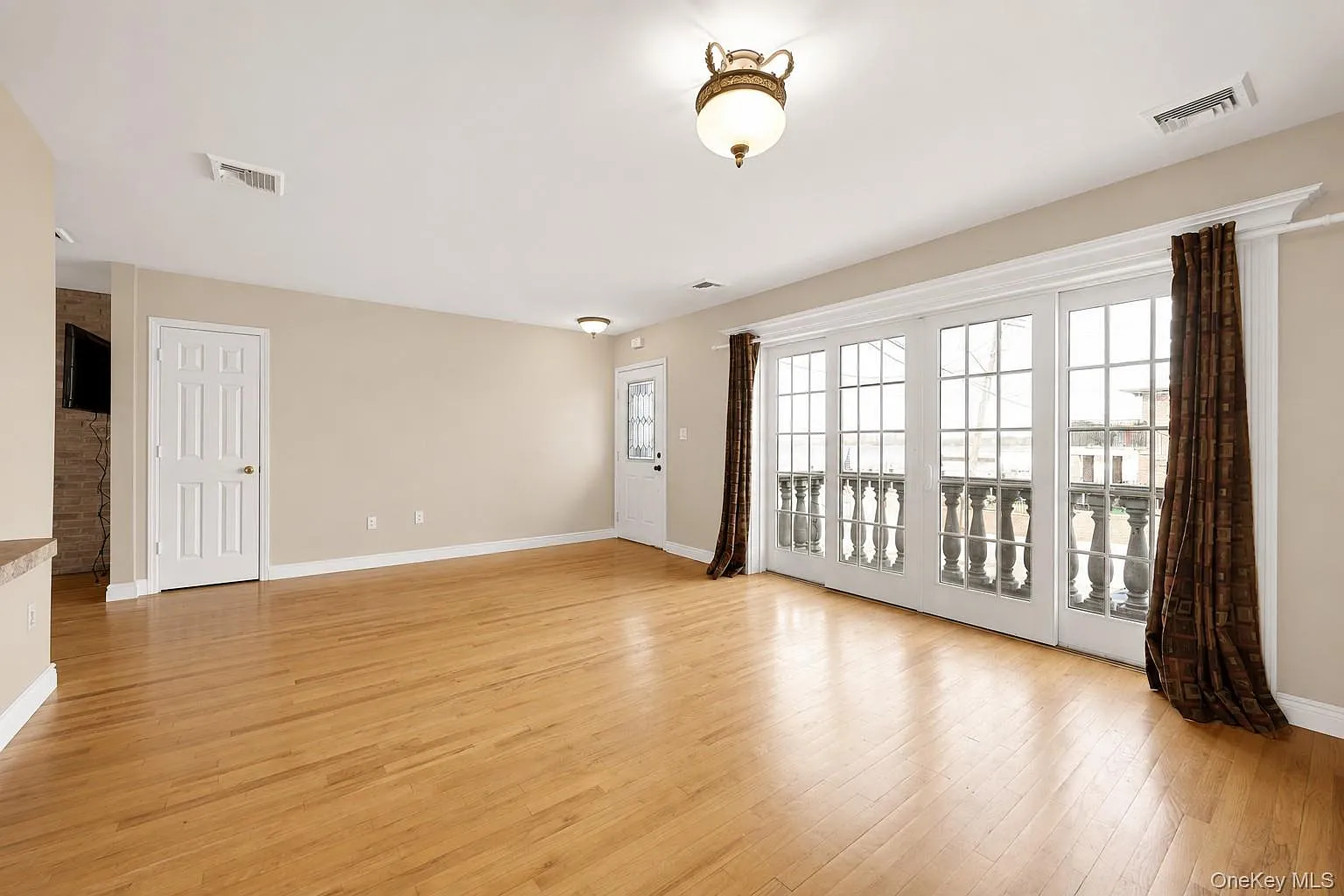 2 bed, 2.0 bath, 1250 sqft, $3,200 — Photo 4
