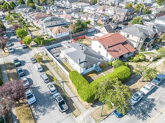 4th image of 2840 E 49th Ave
