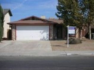 1704 Magdelena Ave, Bakersfield, CA 93307