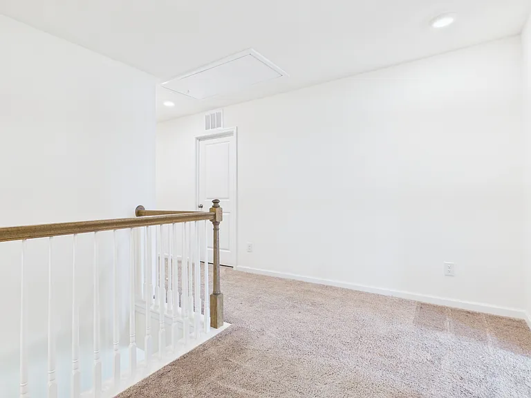 2794 Yeager Dr — Photo 9