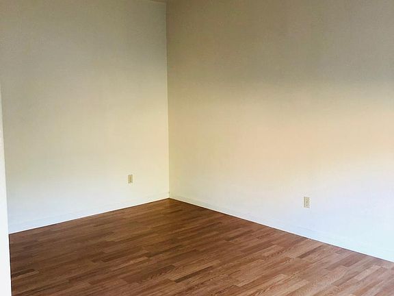 4th image of 435 S 6th St #17