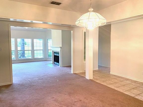 4th image of 208 Shadow Wood Dr