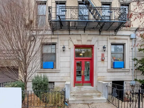 622 Park Avenue image 1 of 13