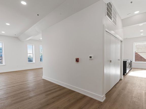4th image of 713 Market St Suite 300