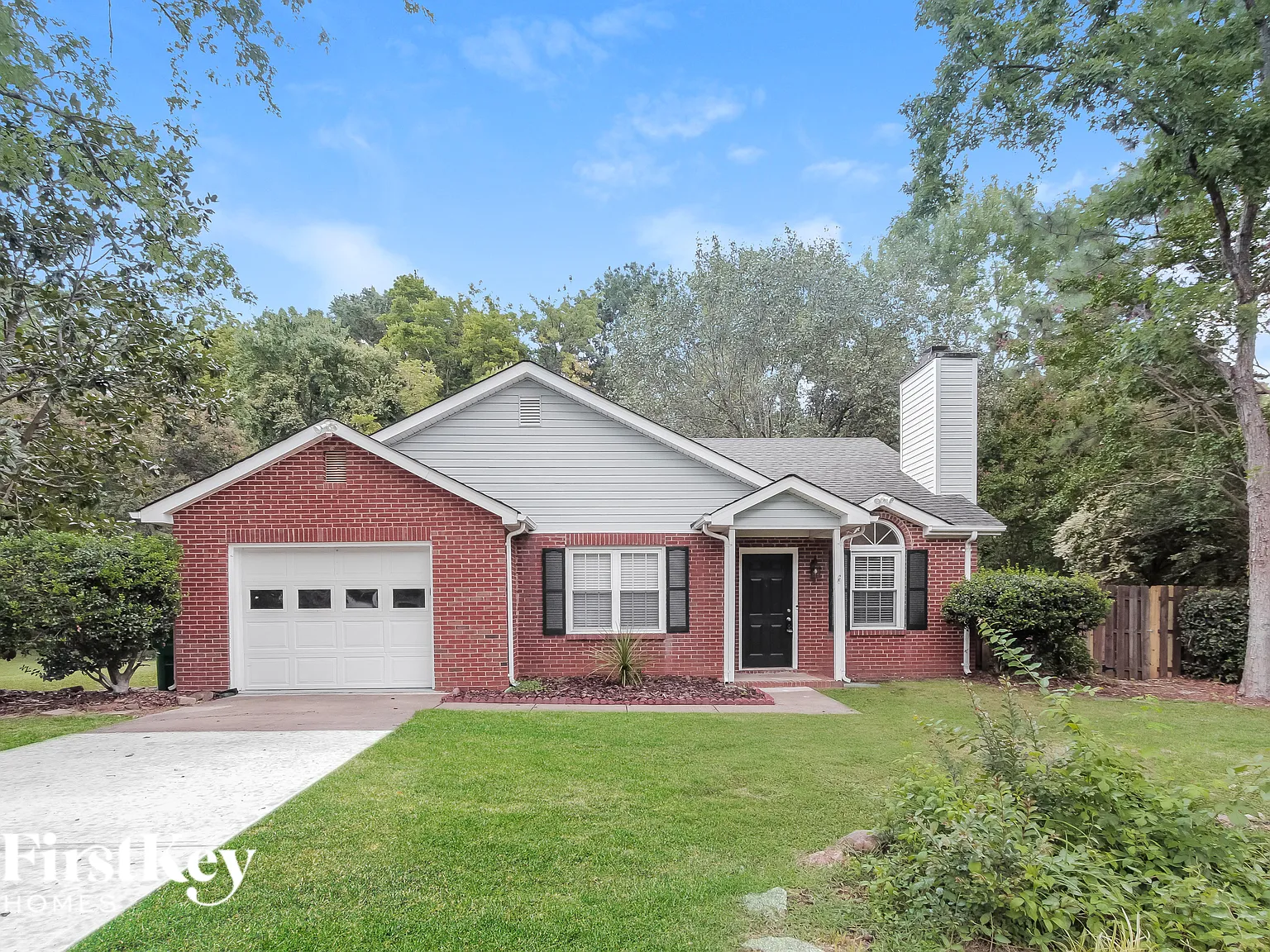 3 bed, 2.0 bath, 1252 sqft, $2,305 — Photo 3