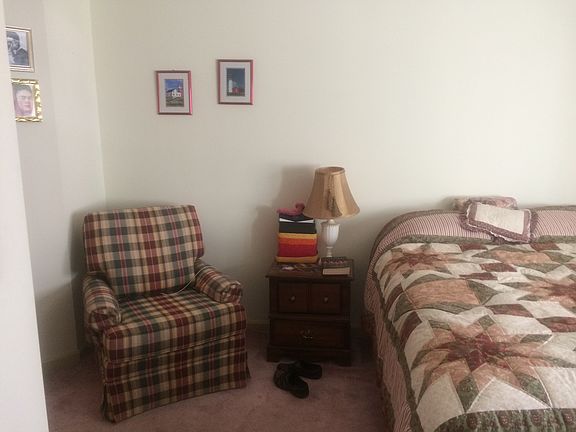 3rd image of 102 Stratford Dr APT G