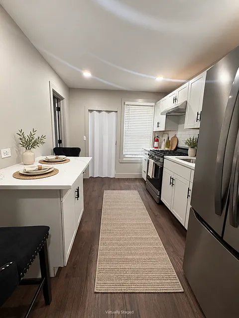 2 bed, 1000 sqft, $2,200 — Photo 1