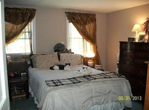 5th image of 16 Phinney Ln