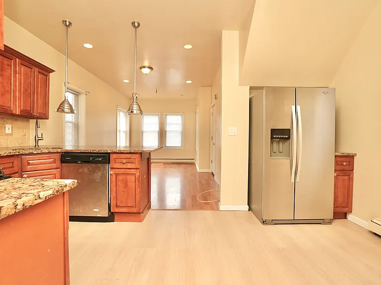 79 Chestnut St #1 — Photo 2